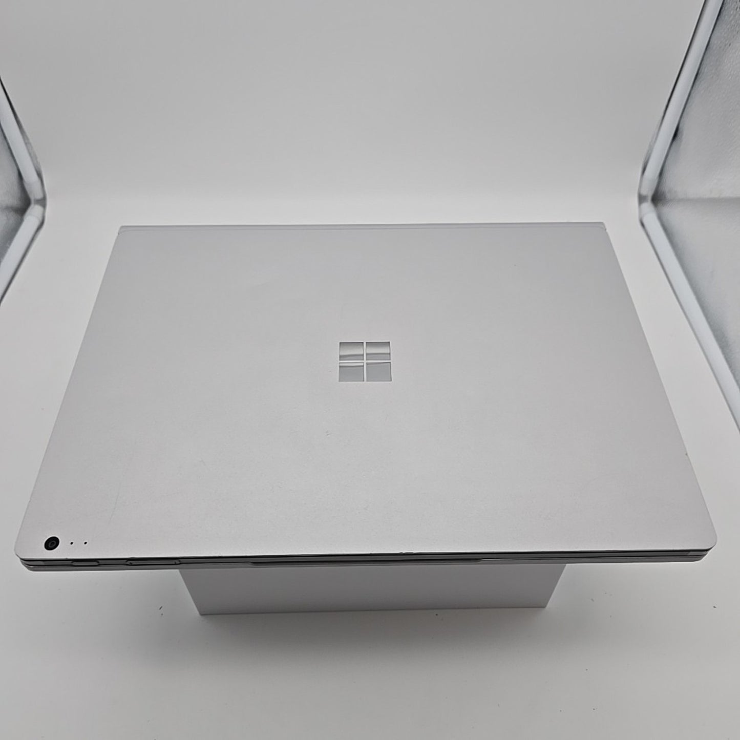 Microsoft Surface Book 2 13.5" i7 256GB SSD 8GB RAM GTX 1050 Excellent - L40