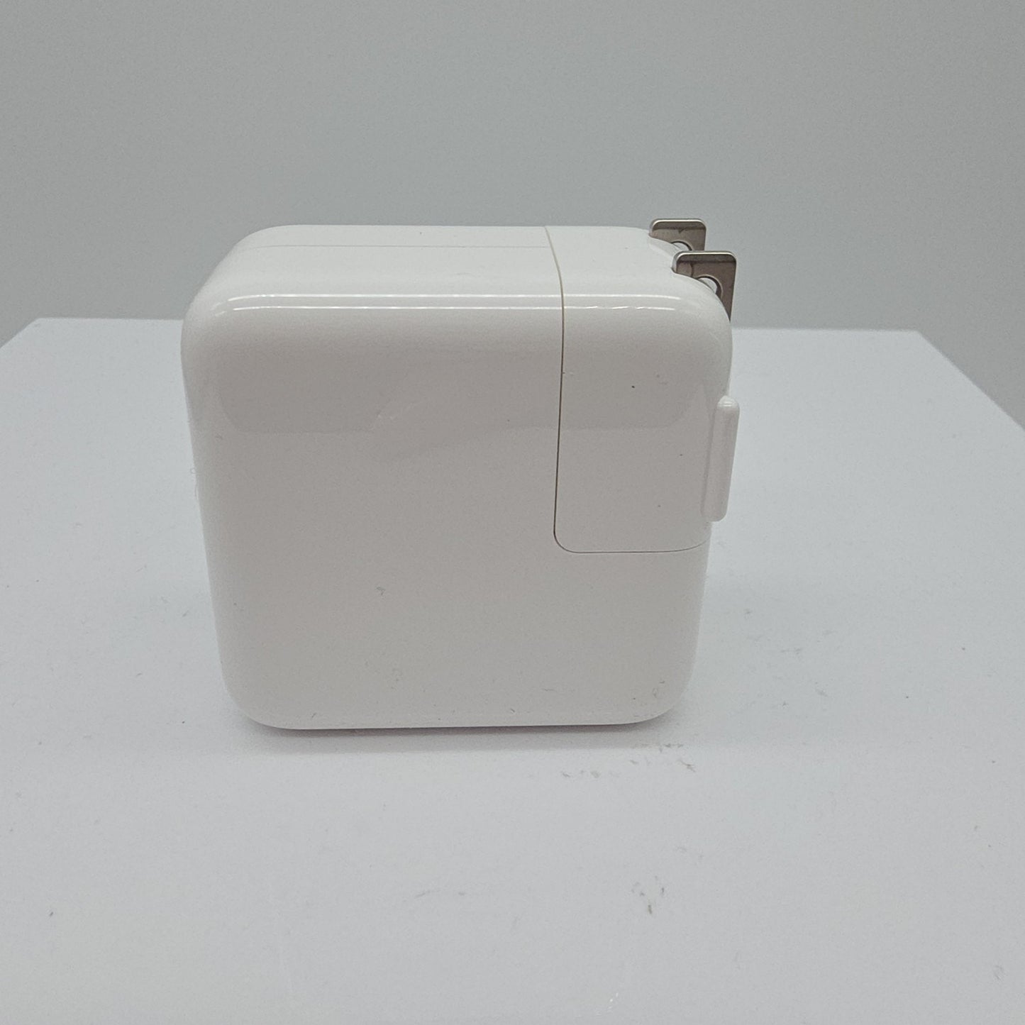 Apple 35W Dual USB-C Port Power Adapter MW2K3AM/A A2676