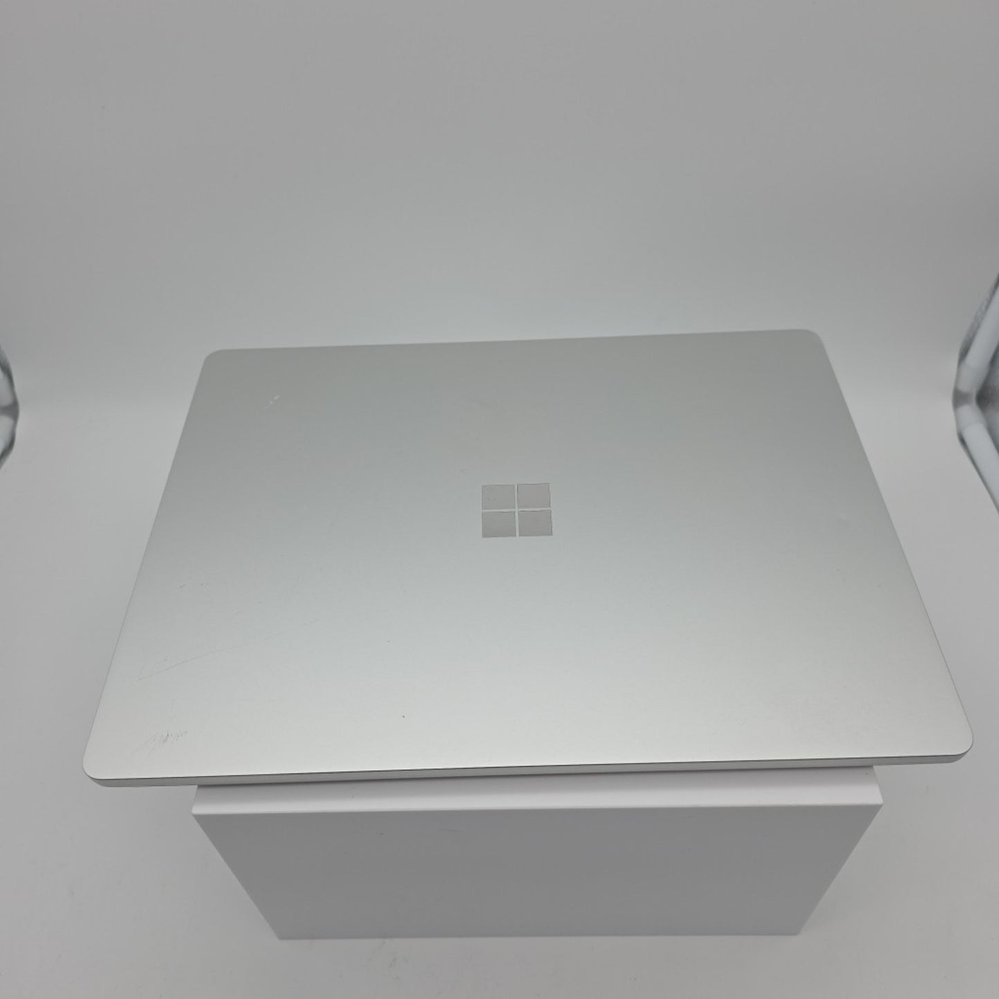 Microsoft Surface Laptop Go-1943-Intel i5-8GB RAM 256GB PLATINUM L96