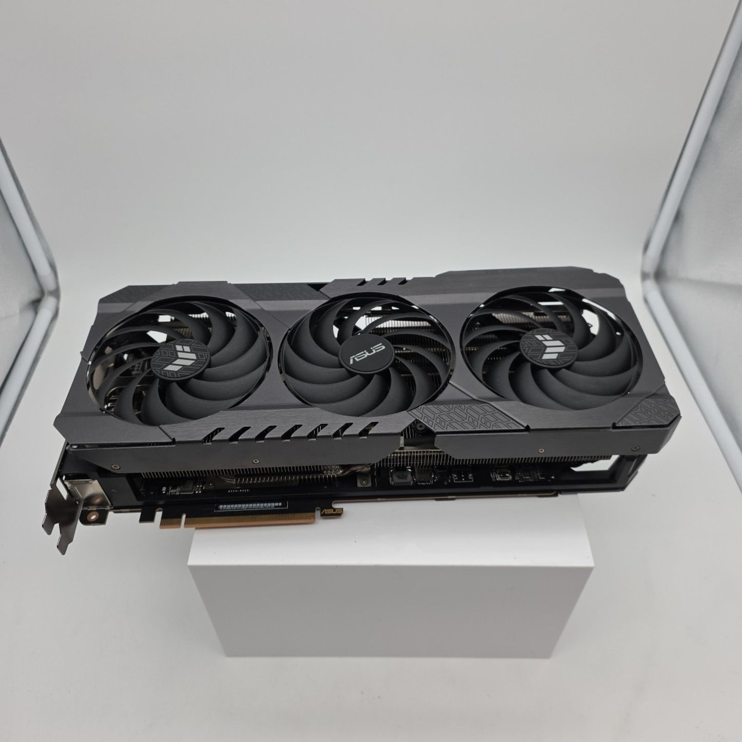 ASUS TUF RTX 4090 OC Edition Graphics Card 24GB GDDR6X -NOT WORKING- READ BAD