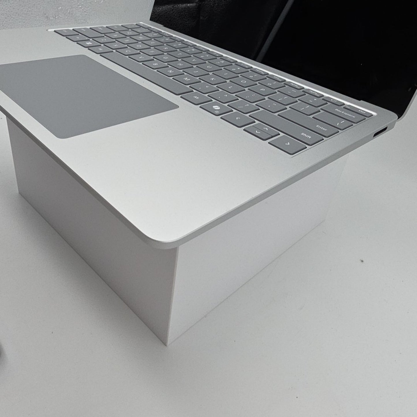 Microsoft Surface Laptop 2024 13.8" Touch, 16GB, 512GB - Platinum L83