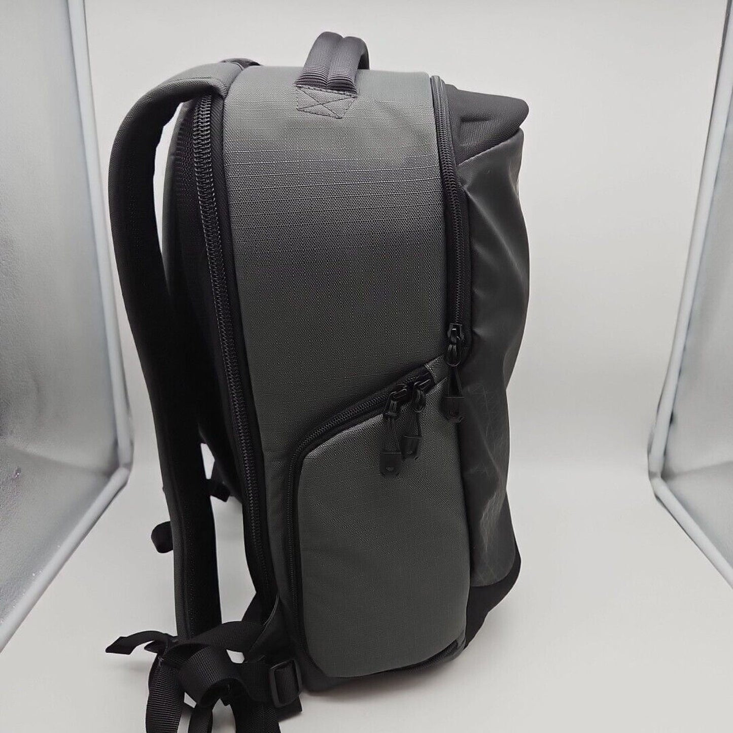 Lowepro - Flipside BP 300 AW III Backpack - Charcoal