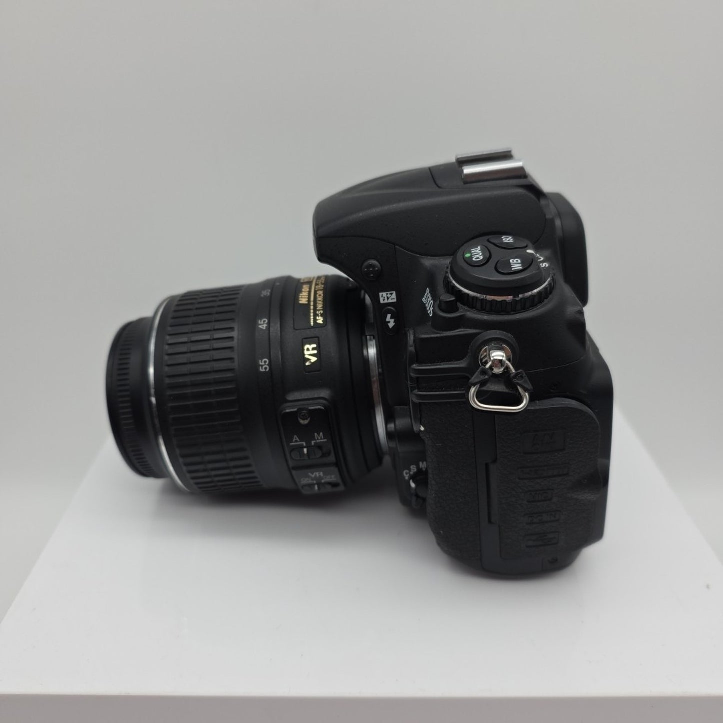 Nikon D300S 12.3MP - DSLR with Nikon 18-55mm VR Lens