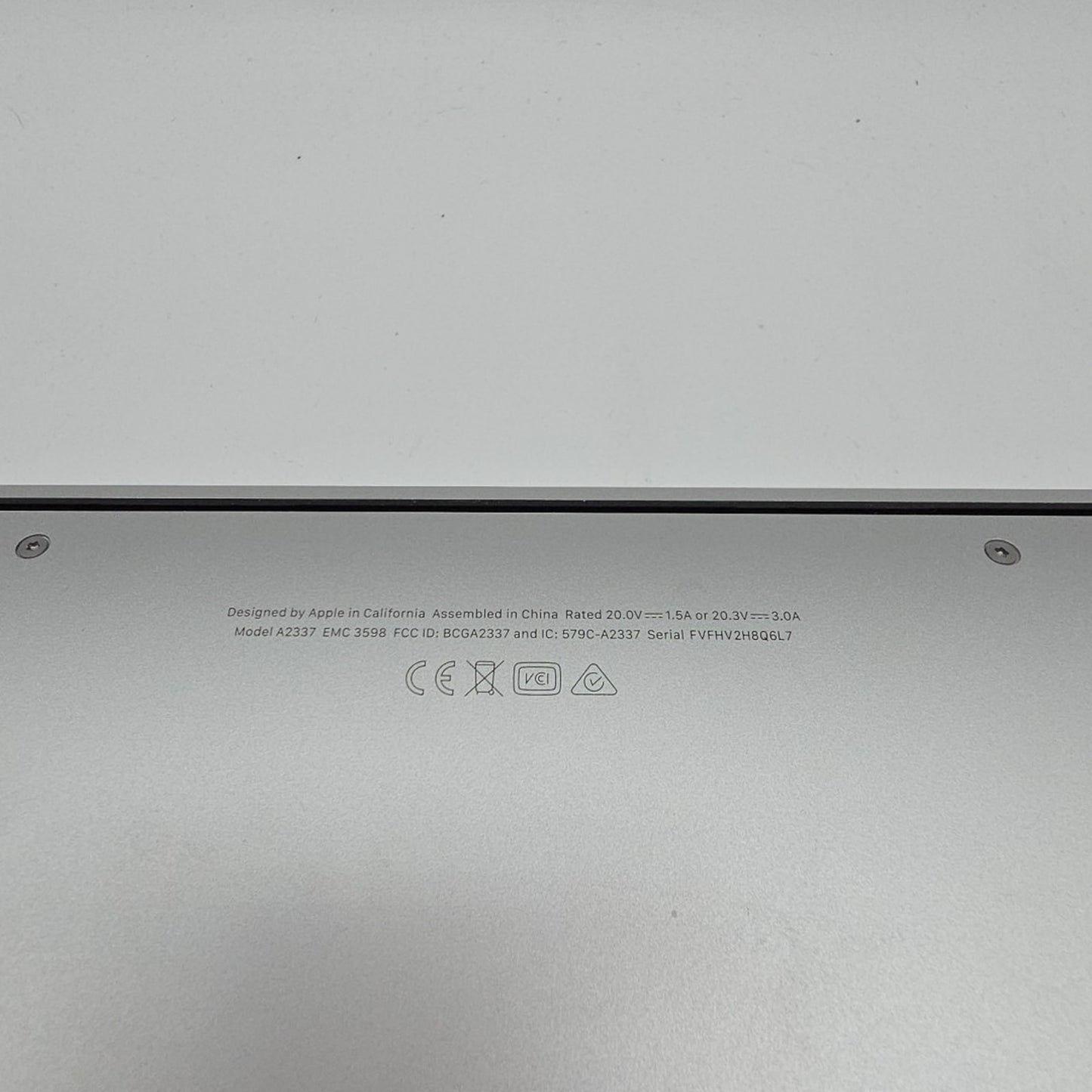 Apple MacBook Air M1 13” (2020) A2337 8GB RAM 256GB SSD Silver L197