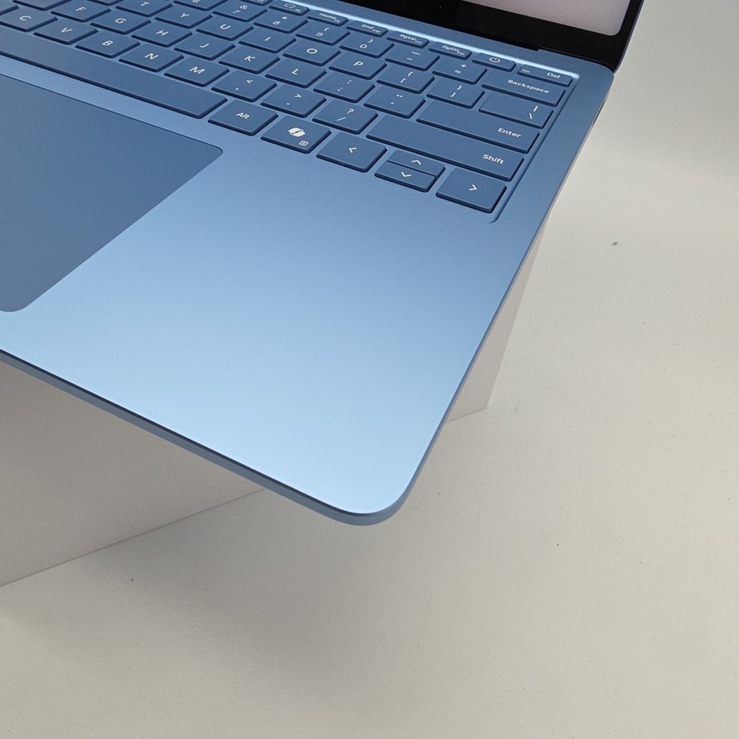Microsoft Surface Laptop Copilot+ PC 13" Snapdragon X Plus 16GB RAM 512GB L87