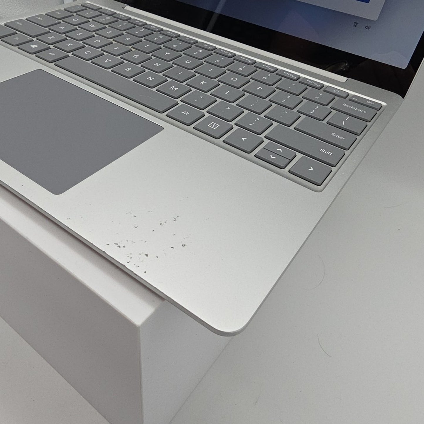 Microsoft Surface Laptop Go-1943-Intel i5-8GB RAM 256GB PLATINUM L96