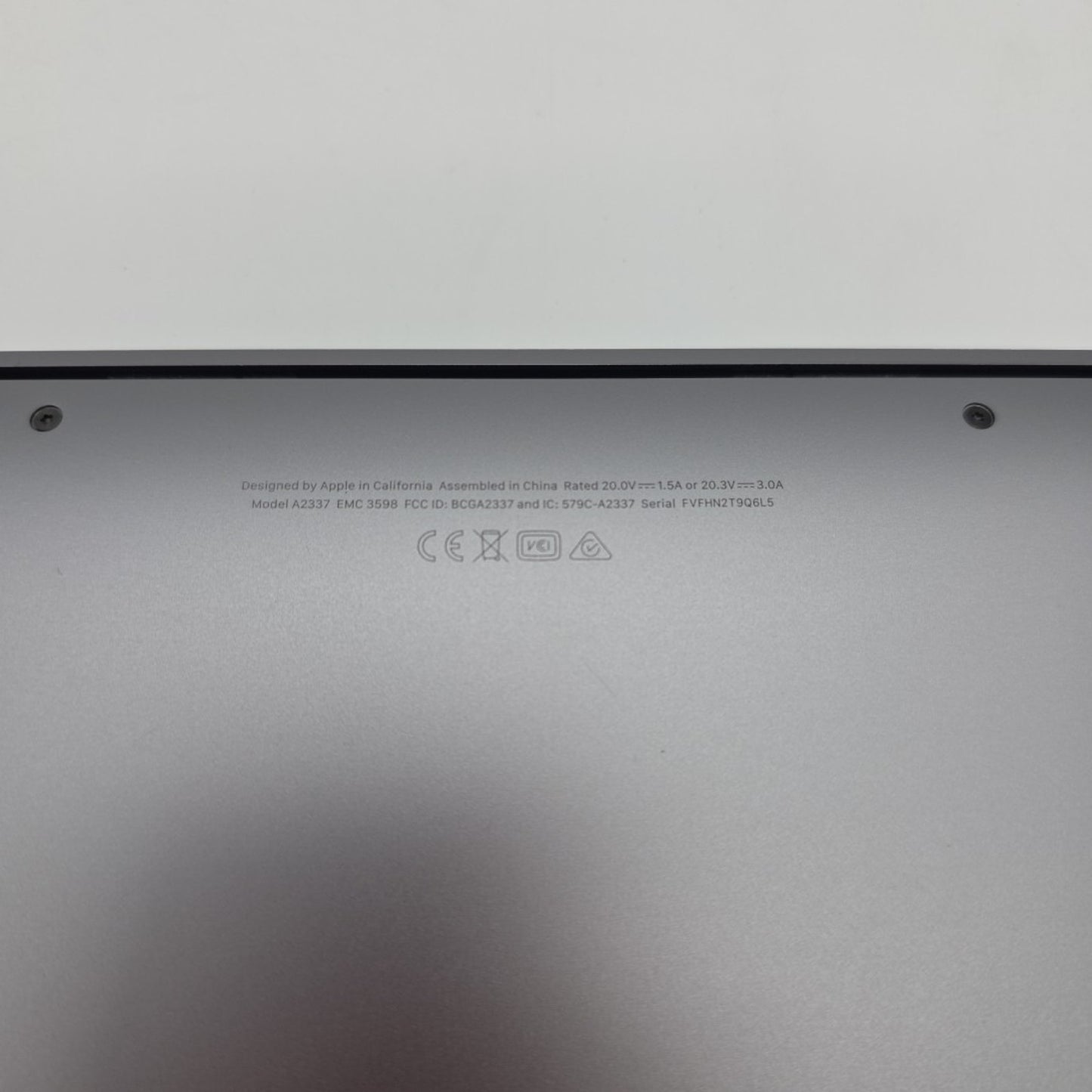 Apple MacBook Air M1 Chip 13" 2020 8GPU/CPU 512GB SSD MGN73LL/A L137