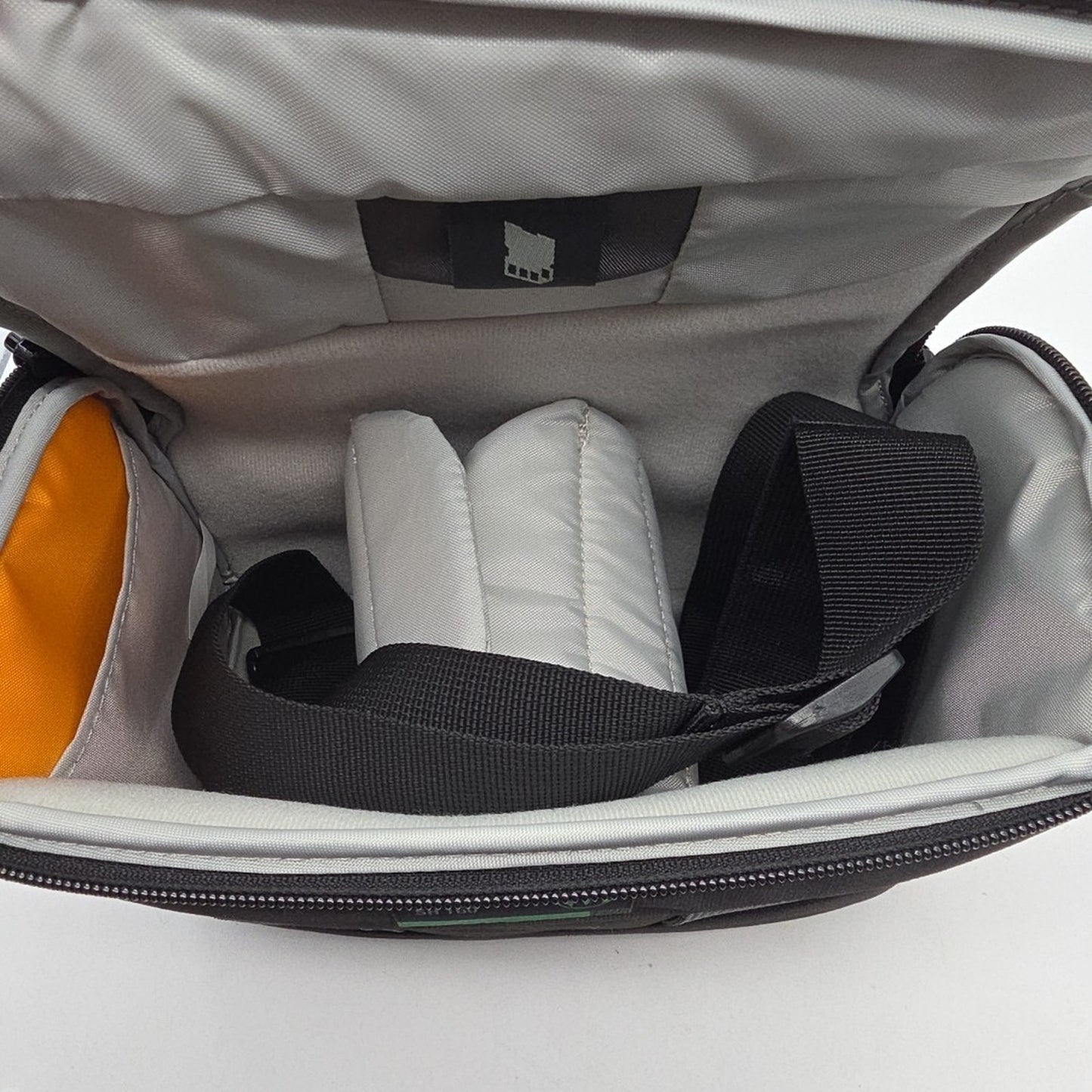 Lowepro Adventura GO SH 160 Shoulder Bag