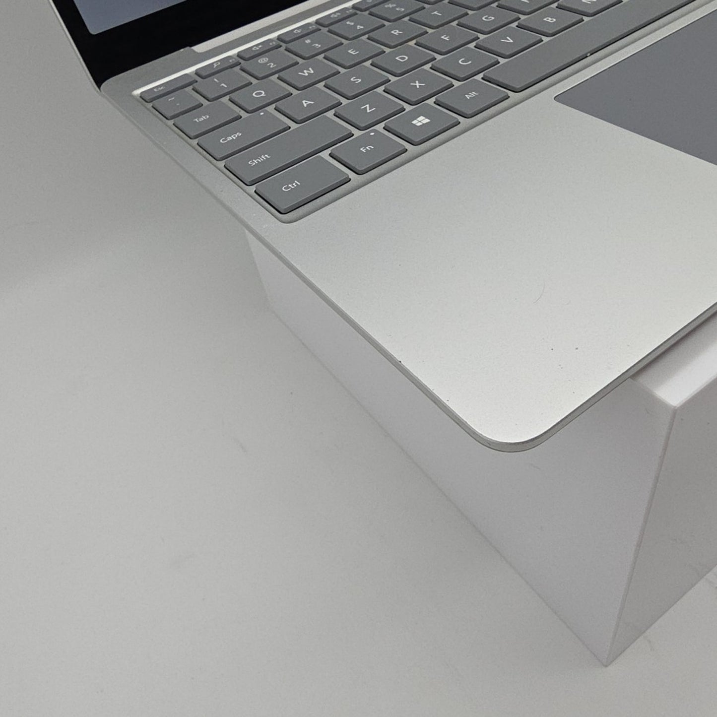 Microsoft Surface Laptop Go-1943-Intel i5-8GB RAM 256GB PLATINUM L96
