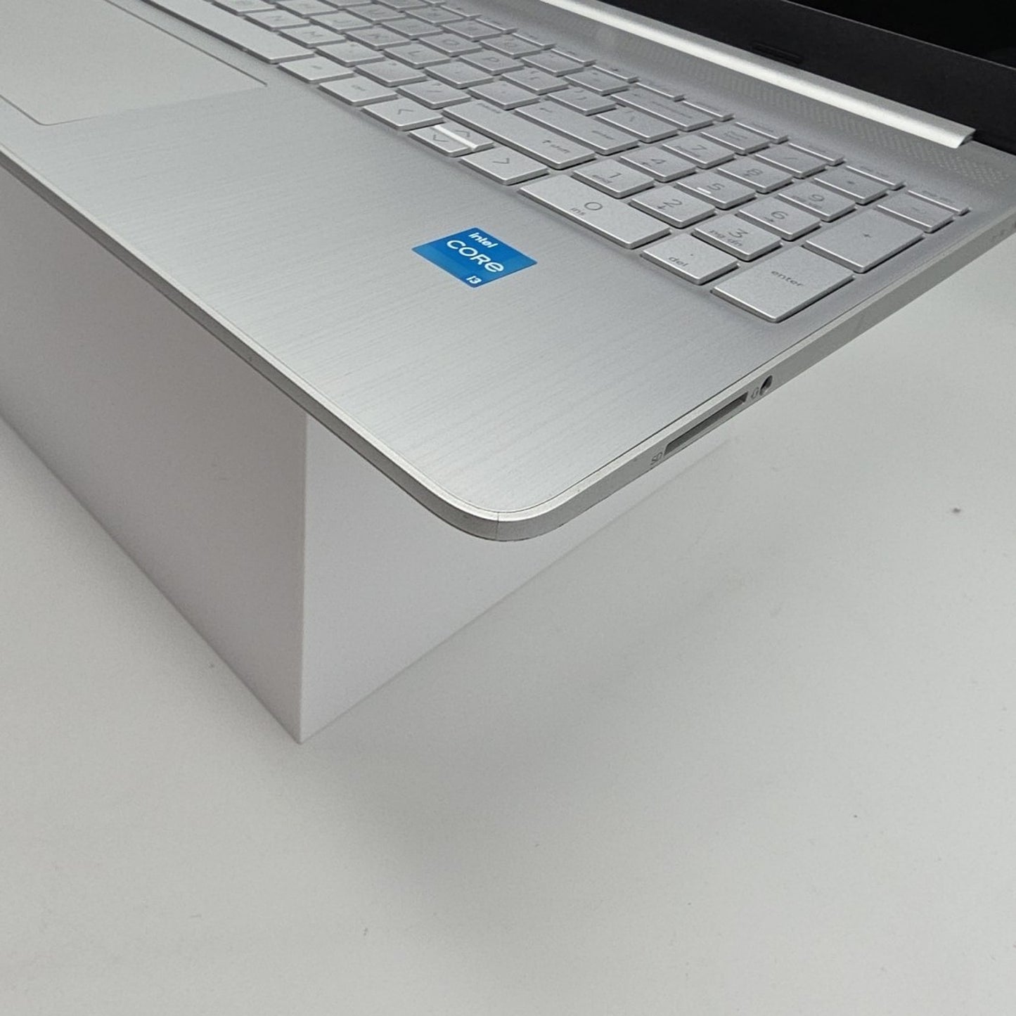 HP 15-dy5033dx 15.6" HD Touch i3-1215U 8GB 256GB SSD W11H Laptop