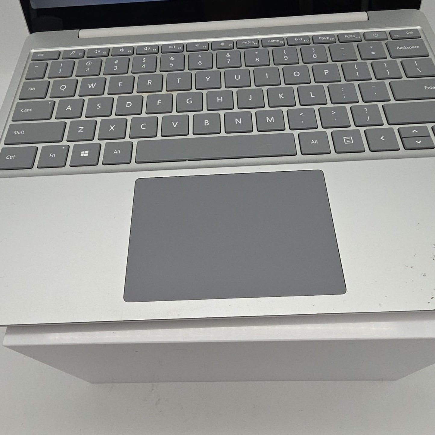Microsoft Surface Laptop Go-1943-Intel i5-8GB RAM 256GB PLATINUM L96